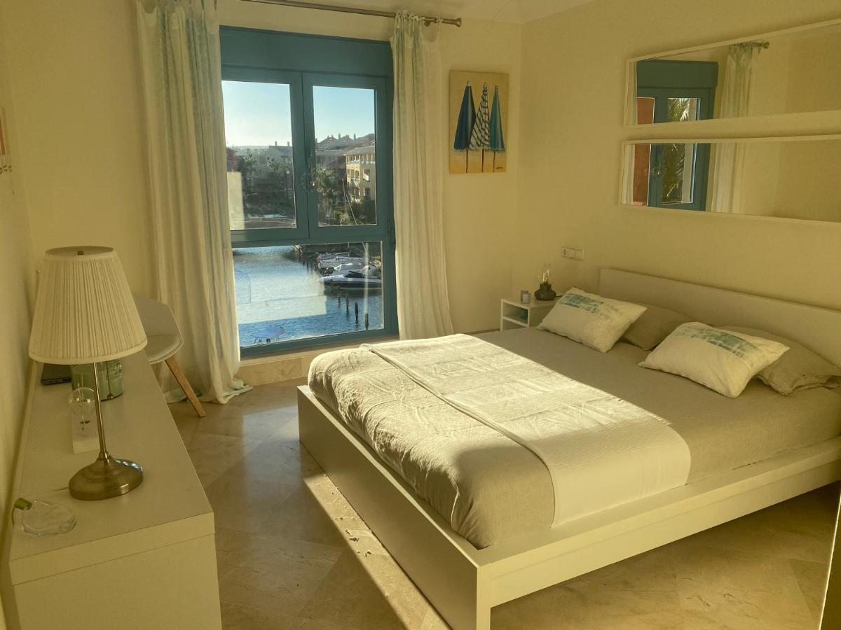Apartamento Con Terraza Sobre La Marina De Sotogrande San Roque  Eksteriør bilde
