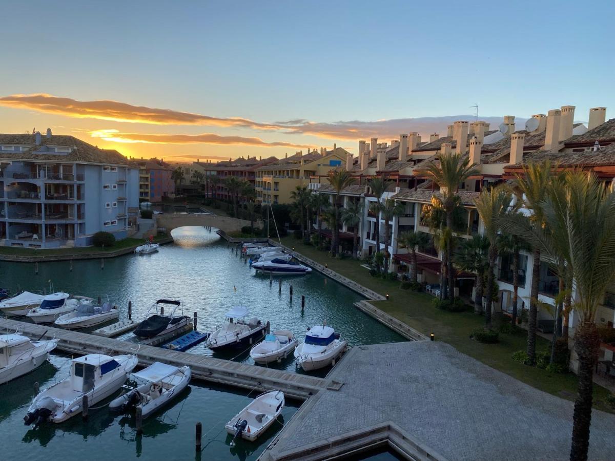 Apartamento Con Terraza Sobre La Marina De Sotogrande San Roque  Eksteriør bilde