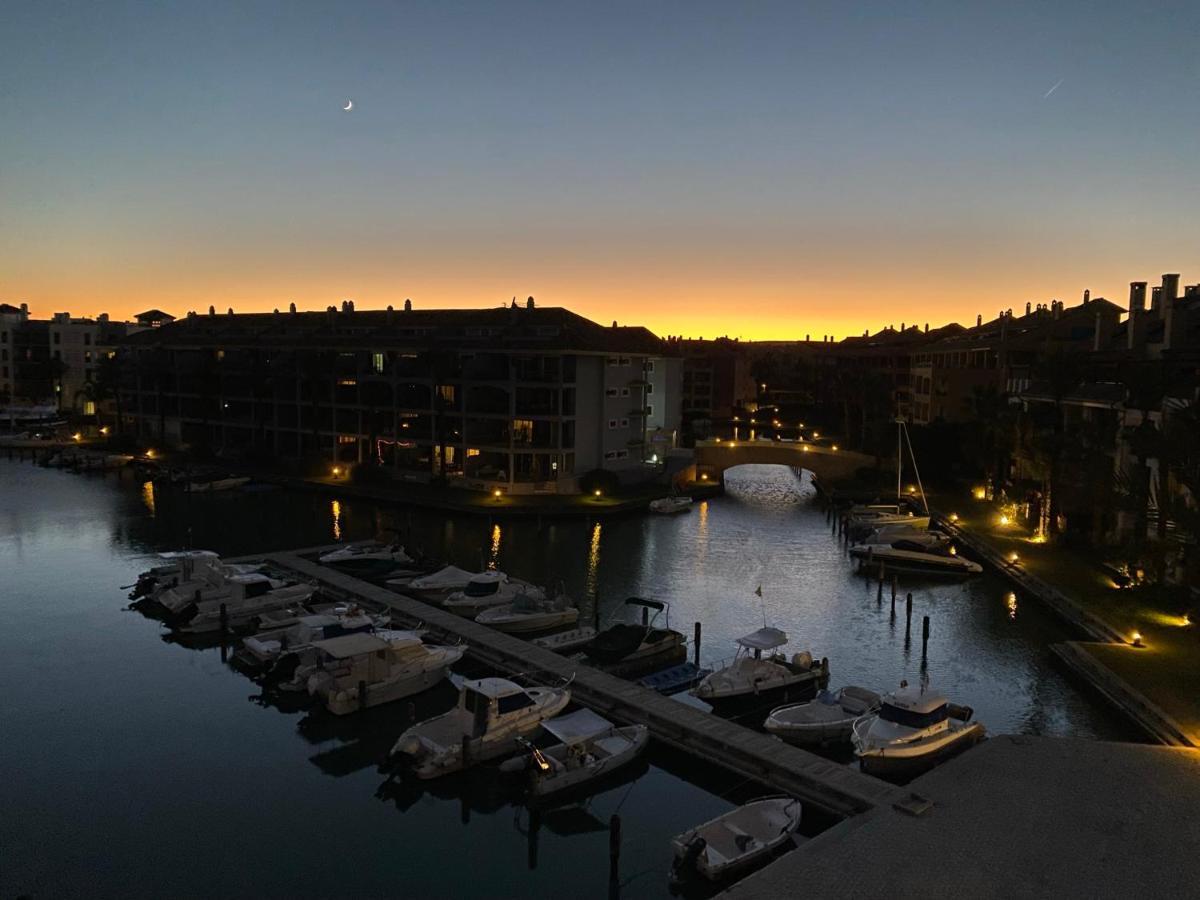 Apartamento Con Terraza Sobre La Marina De Sotogrande San Roque  Eksteriør bilde