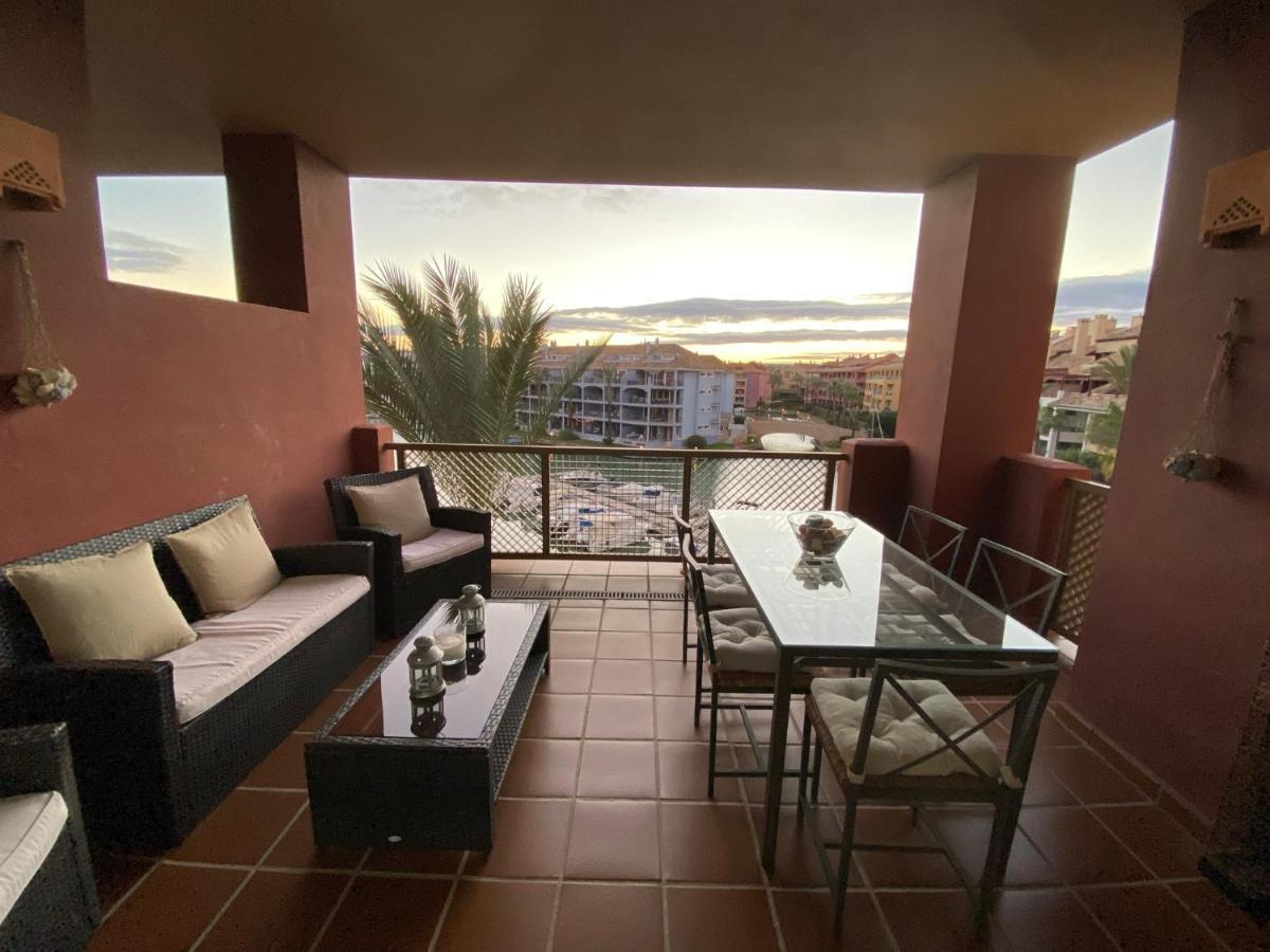 Apartamento Con Terraza Sobre La Marina De Sotogrande San Roque  Eksteriør bilde